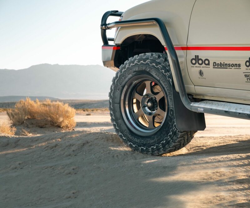 Load image into Gallery viewer, DBA 96-97 Lexus LX 450 / 8/92+ Toyota Landcruiser 80 Series Rear Slotted 4000 Series Rotor
