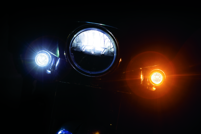 Load image into Gallery viewer, Kuryakyn L.E.D. Bulb 1157 White/Amber
