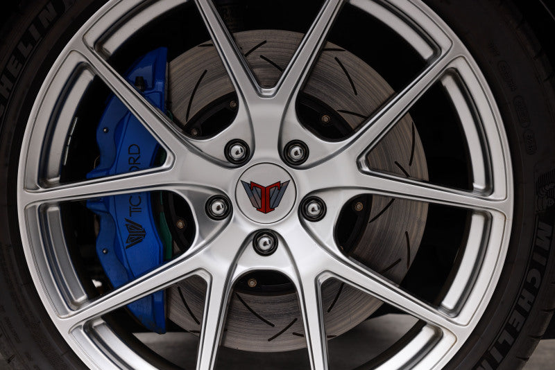 Load image into Gallery viewer, DBA XS 5000 Series Replacement Front Slotted/Drilled Rotor 15-17 Challenger/Charger SRT8 Hellcat
