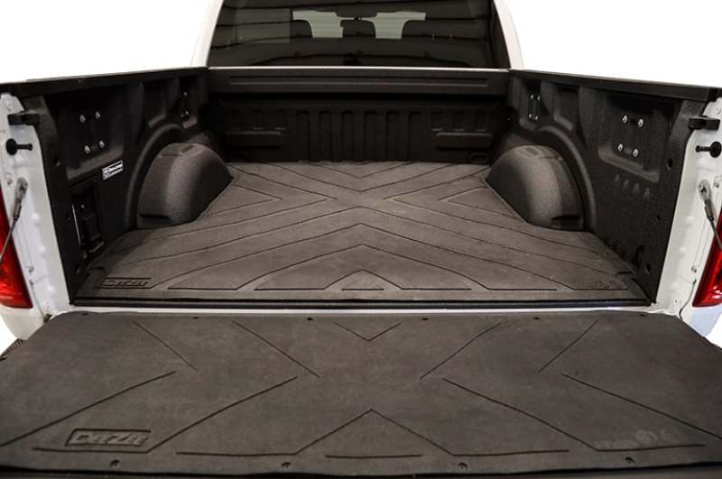 Load image into Gallery viewer, Deezee 15-23 Ford F150 Heavyweight Bed Mat - Custom Fit 5 1/2Ft Bed (X Pattern)
