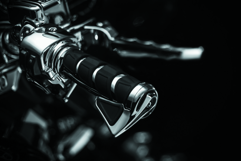 Load image into Gallery viewer, Kuryakyn Kinetic Grips Chrome
