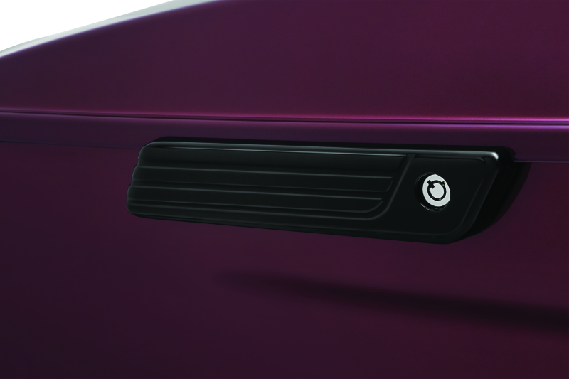 Load image into Gallery viewer, Kuryakyn Tri-Line Saddlebag Hinge Covers Gloss Black
