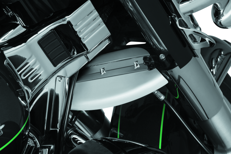 Load image into Gallery viewer, Kuryakyn Lower Triple Tree Wind Deflector Chrome
