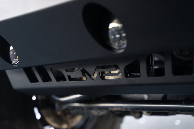 Load image into Gallery viewer, DV8 Offroad 18-23 Jeep Wrangler JL/JT Front Bumper Sway-Bar Disconnect Motor Skid Plate
