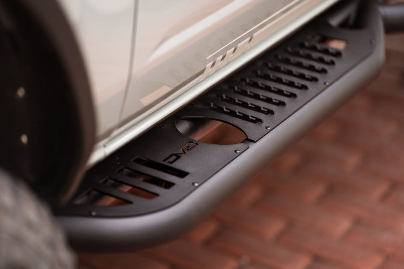 Load image into Gallery viewer, DV8 Offroad 21-22 Ford Bronco OE Plus Series Side Steps
