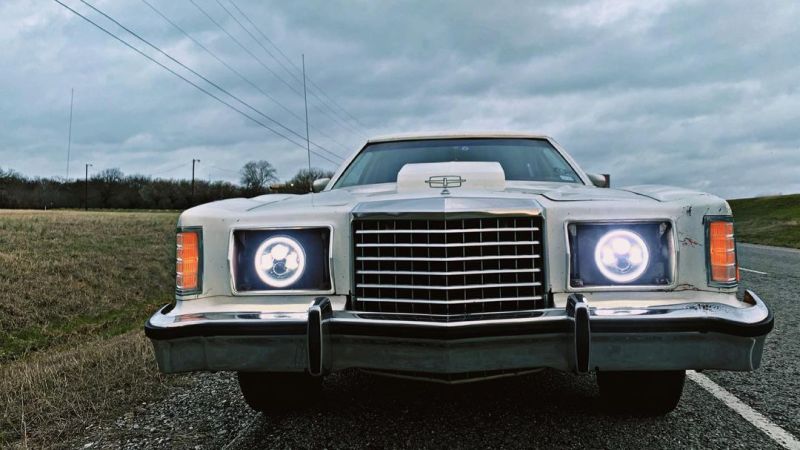 Load image into Gallery viewer, Oracle 7in High Powered LED Headlights - Black Bezel - White
