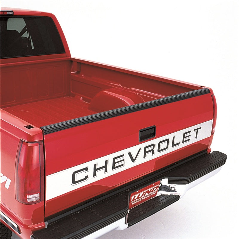 Load image into Gallery viewer, Lund Universal (Pickup) Tailgate Protector - Black
