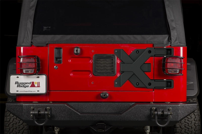 Load image into Gallery viewer, Rugged Ridge Spartacus HD Tire Carrier Hinge Casting 97-06 TJ
