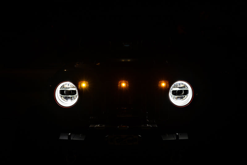 Load image into Gallery viewer, DV8 Offroad 2018+ Jeep JL Grill Amber Marker Lights
