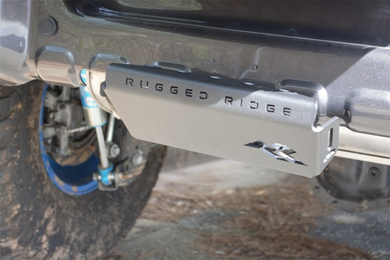 Load image into Gallery viewer, Rugged Ridge 07-23 Jeep Wrangler JK/JKU/JL/JLU &amp; 20-23 Gladiator Hitch Skid Plate 2in. Rec - Tex Blk
