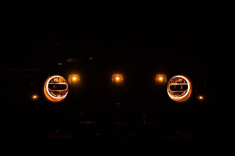 Load image into Gallery viewer, DV8 Offroad 2018+ Jeep JL Grill Amber Marker Lights
