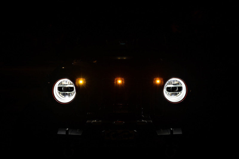 Load image into Gallery viewer, DV8 Offroad 2018+ Jeep JL Grill Amber Marker Lights
