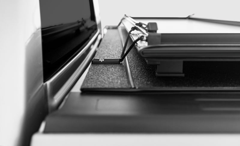 Load image into Gallery viewer, Access 22+ Hyundai Santa Cruz 4in Box Stance Hard Cover (Hybrid Cover)
