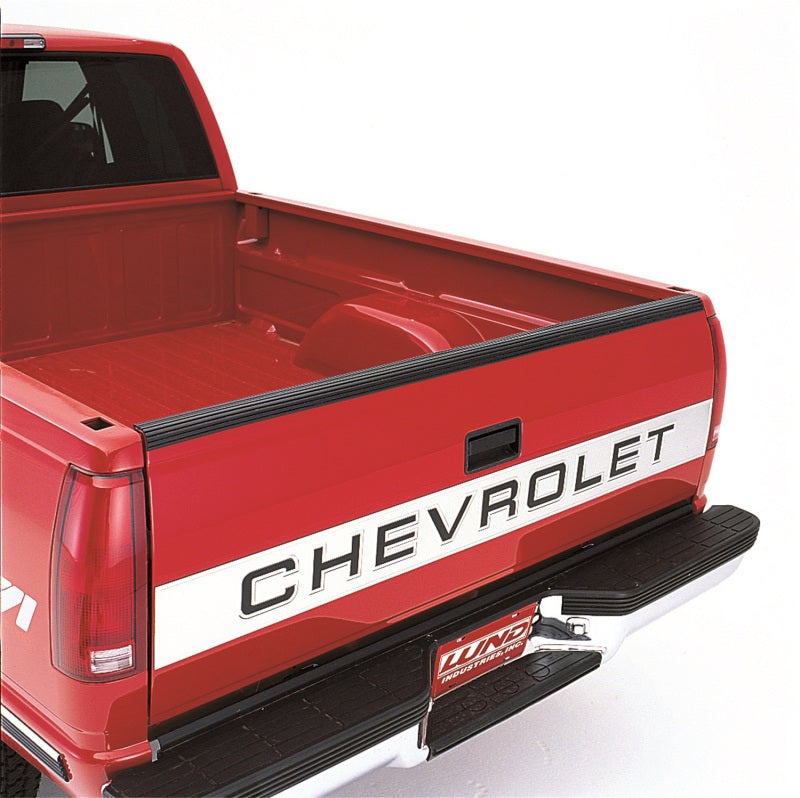 Load image into Gallery viewer, Lund Universal (Pickup) Tailgate Protector - Black

