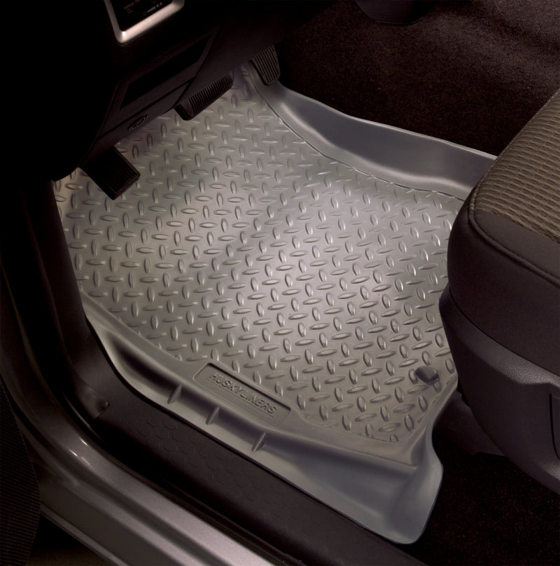 Load image into Gallery viewer, Husky Liners 00-04 Toyota Tundra/01-04 Toyota Sequoia Classic Style Tan Floor Liners
