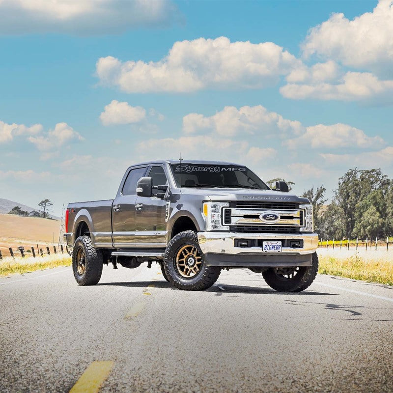 Load image into Gallery viewer, Synergy 05+ Ford Super Duty F-250 / F-350Ax4 Diesel Leveling System
