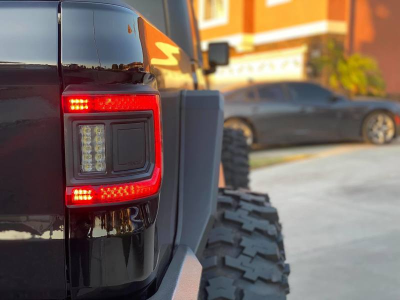 Load image into Gallery viewer, Oracle Jeep Gladiator JT Flush Mount LED Tail Lights
