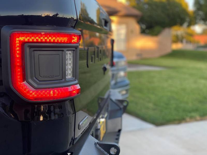 Load image into Gallery viewer, Oracle Jeep Gladiator JT Flush Mount LED Tail Lights
