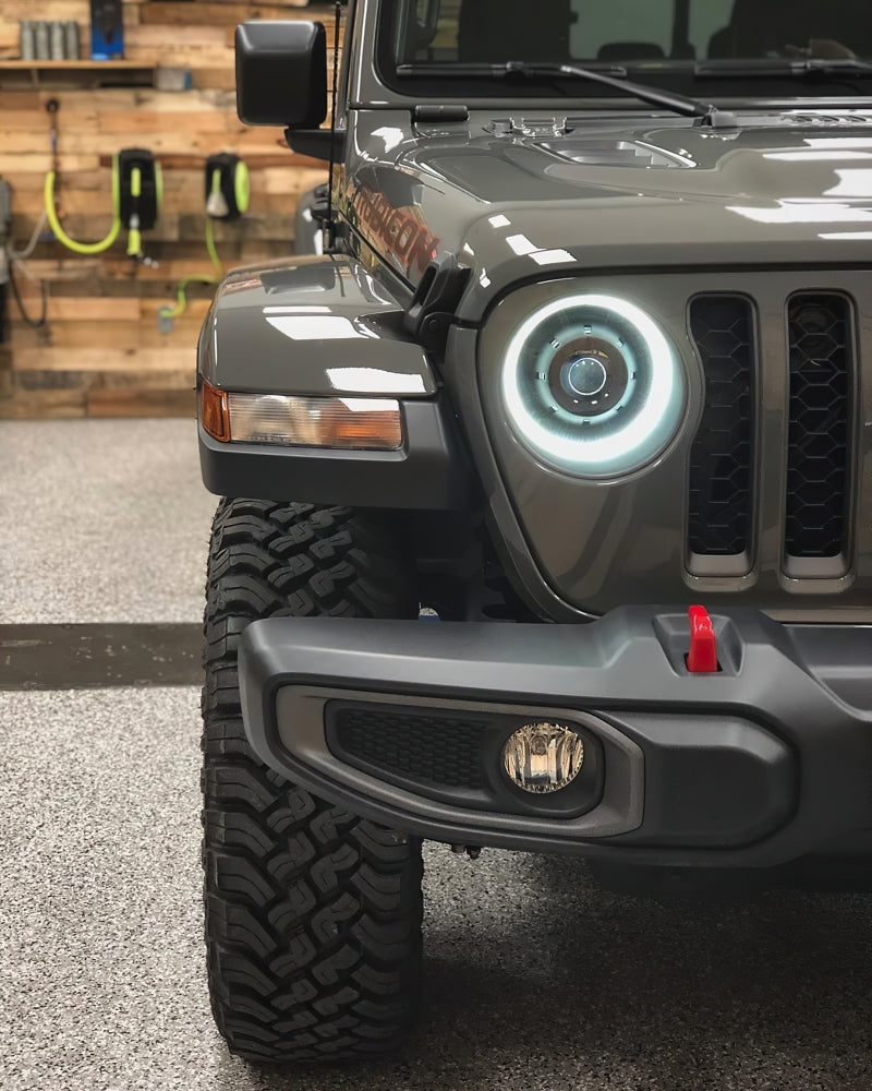 Load image into Gallery viewer, Oracle Jeep JL/Gladiator JT Oculus Switchback Bi-LED Projector Headlights - Amber/White Switchback
