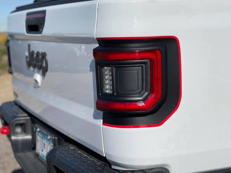 Load image into Gallery viewer, Oracle Jeep Gladiator JT Flush Mount LED Tail Lights
