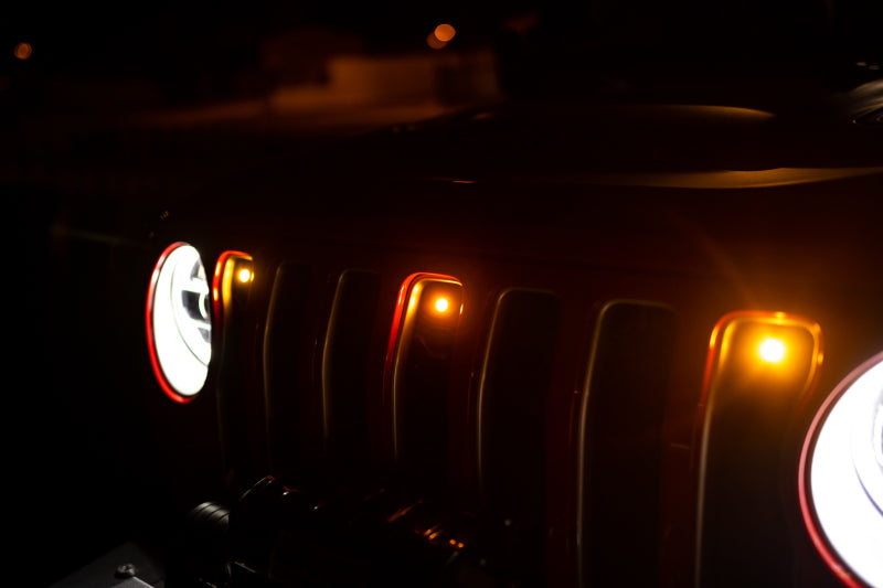 Load image into Gallery viewer, DV8 Offroad 2018+ Jeep JL Grill Amber Marker Lights
