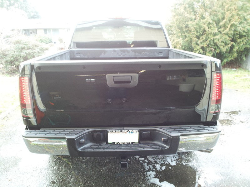 Load image into Gallery viewer, Spyder GMC Sierra 07-13 (Not 3500 Dually 4 Rear Wheels)LED Tail Lights Red Clear ALT-YD-GS07-LED-RC
