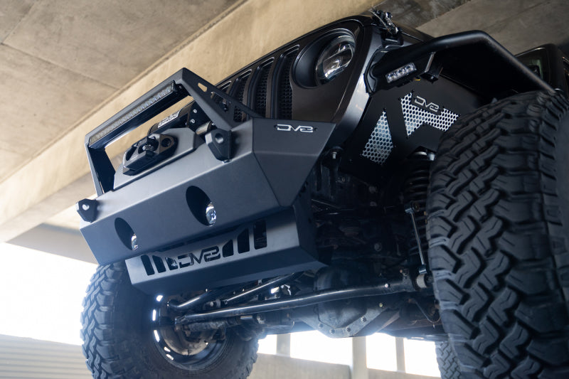 Load image into Gallery viewer, DV8 Offroad 18-23 Jeep Wrangler JL/JT Front Bumper Sway-Bar Disconnect Motor Skid Plate
